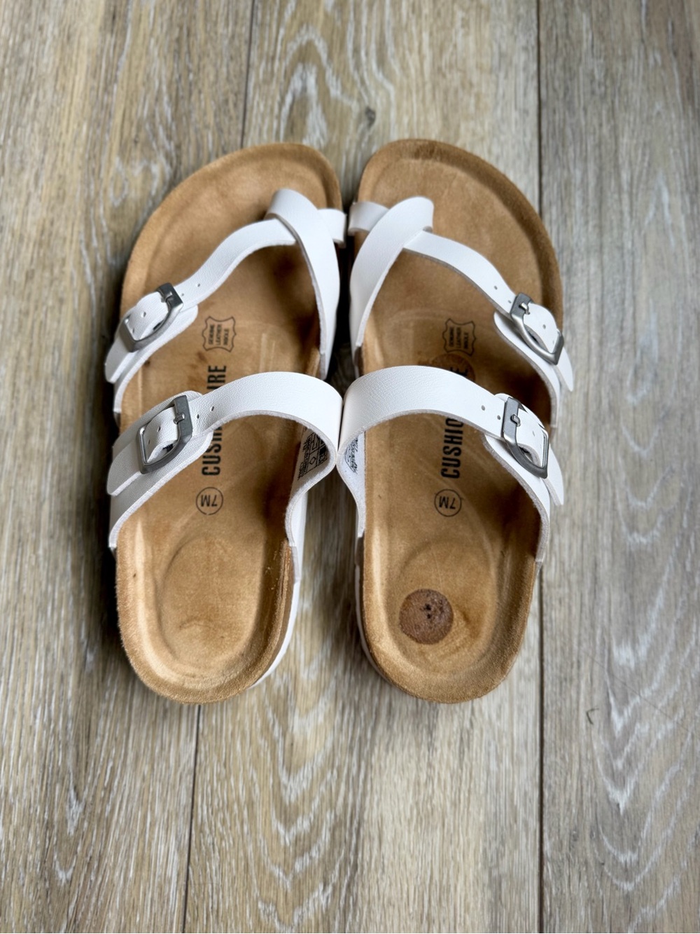 Cushionaire Luna Sandals — NEW GREAT CONDITION - Picture 2 of 4